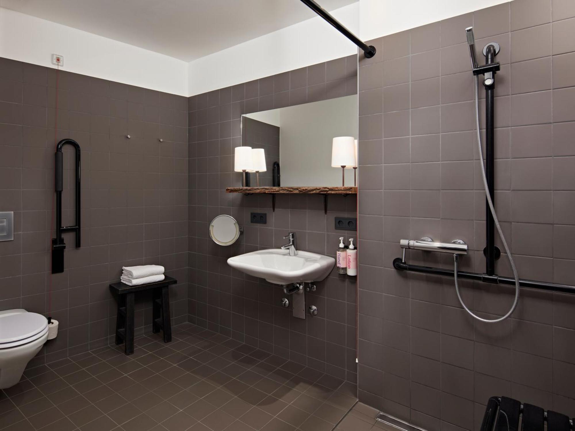 Large Room Accessible